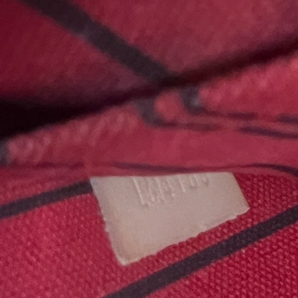 Louis Vuitton Neverfull Pochette Monogram Cherry - Picture 15 of 15